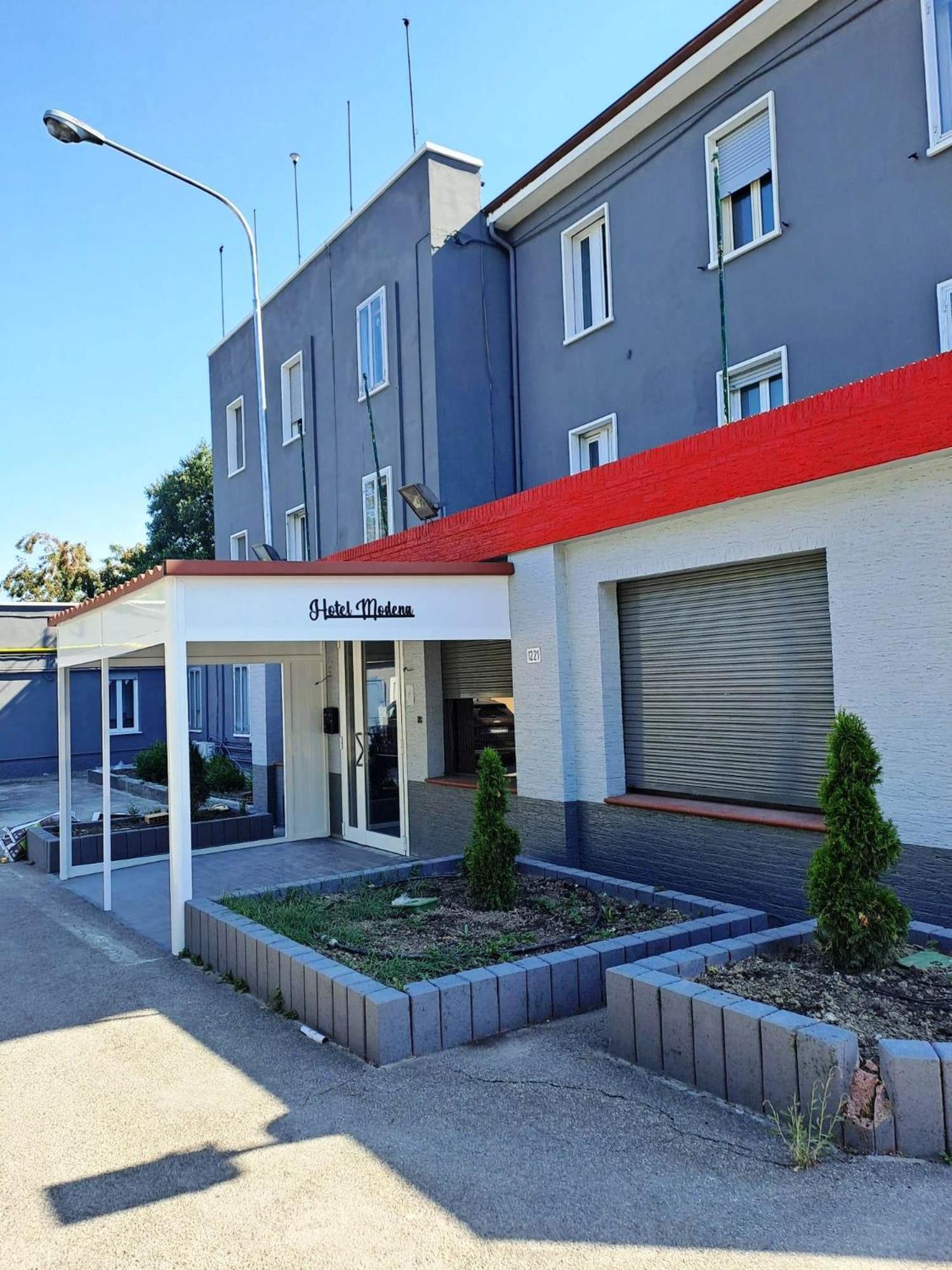 Modena Hotel 3*
